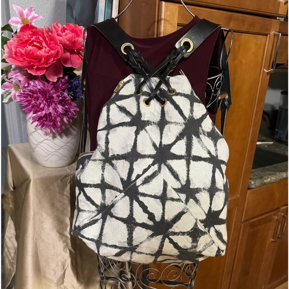 Treehouse Backpack - Picture 2 of 5